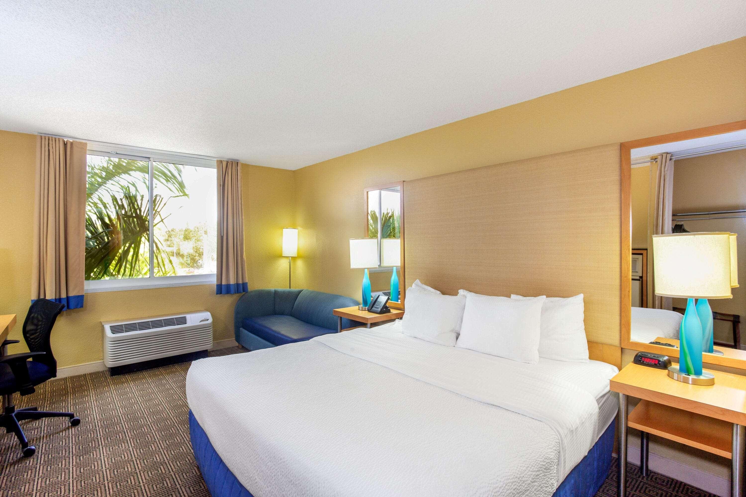Hotel La Quinta By Wyndham Sarasota Downtown Esterno foto